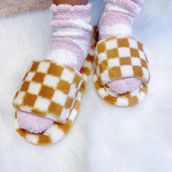 Luxe Lounge Checker Cozy Slippers - 1985 the VAULT Boutique