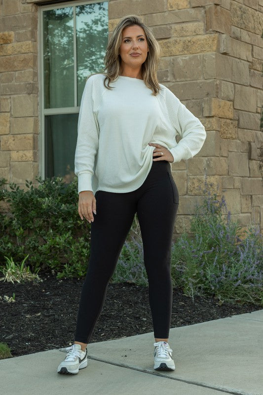 Black FLEECE FULL LENGTH LEGGINGS with Pockets - 1985 the VAULT Boutique