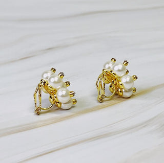 Pearl Blooming Stud Earrings - 1985 the VAULT Boutique