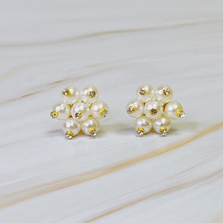 Pearl Blooming Stud Earrings - 1985 the VAULT Boutique