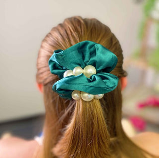 Pearl & Satin Scrunchie Set - 1985 the VAULT Boutique