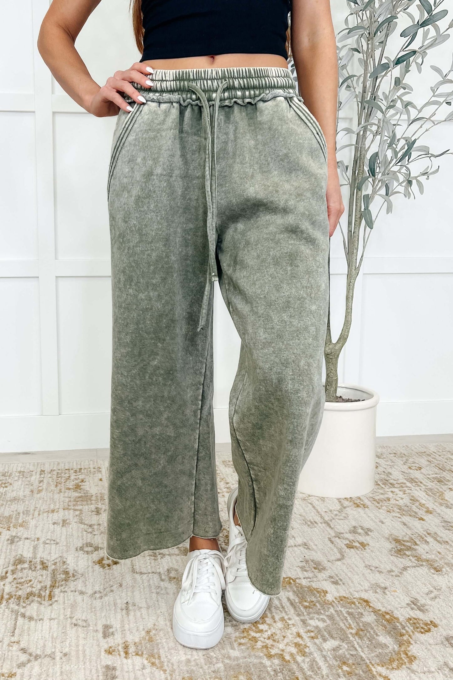 In or Out Wide Leg Cropped Pants Lt Olive