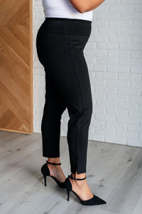 Magic Ankle Crop Skinny Pants in Black - 1985 the VAULT Boutique