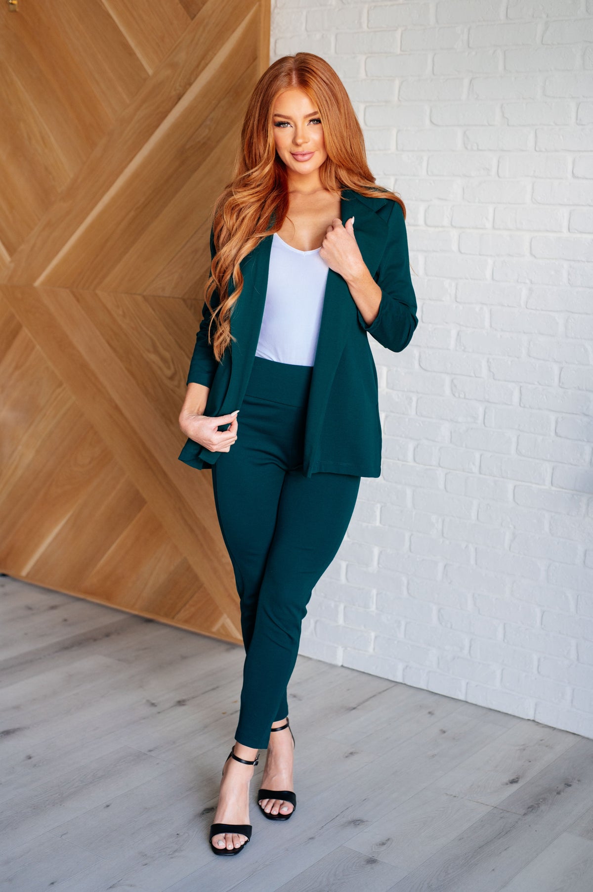 Magic Ankle Crop Skinny Pants in Hunter Green - 1985 THE VAULT