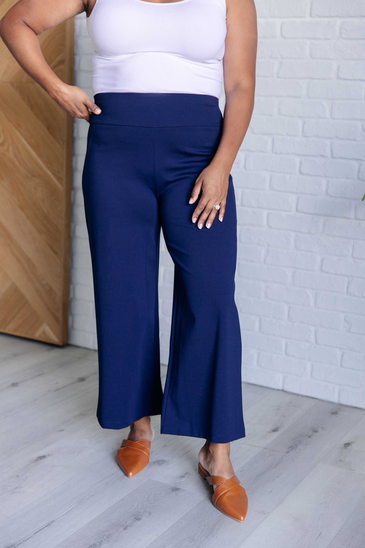 Magic Wide Leg Crop Pants in Navy - 1985 THE VAULT