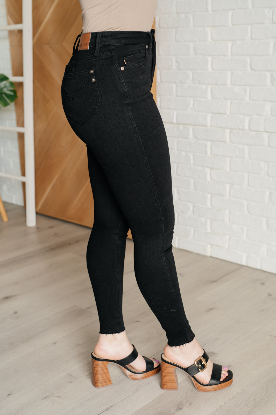 Nicole Tummy Control Skinny Jeans in Black - 1985 the VAULT Boutique