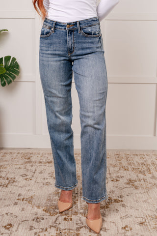 Quinn Mid Rise Cell Phone Pocket Dad Jeans - 1985 the VAULT Boutique