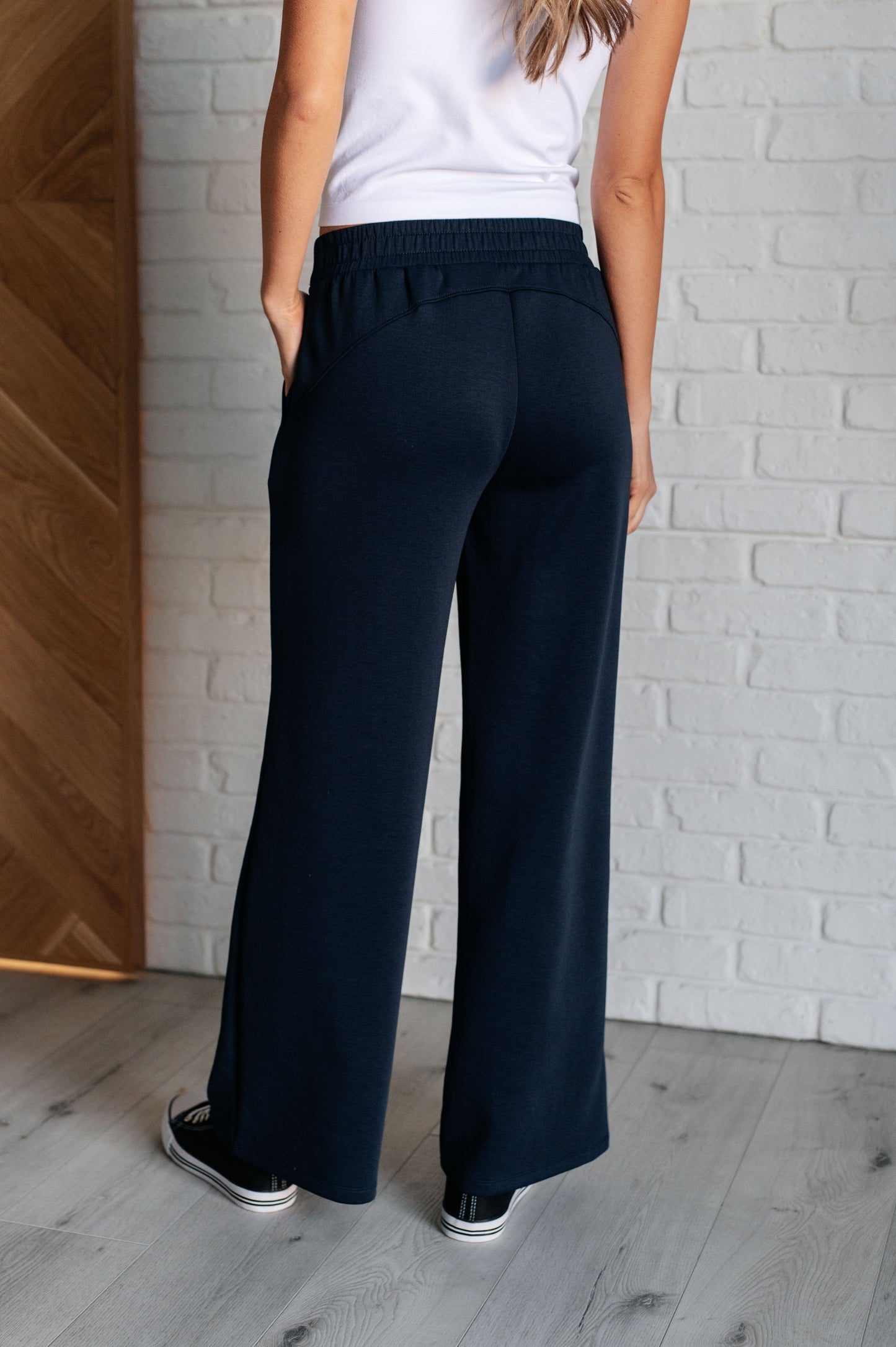 Resort Travel Wide Leg Crop Pant in Navy - 1985 the VAULT Boutique