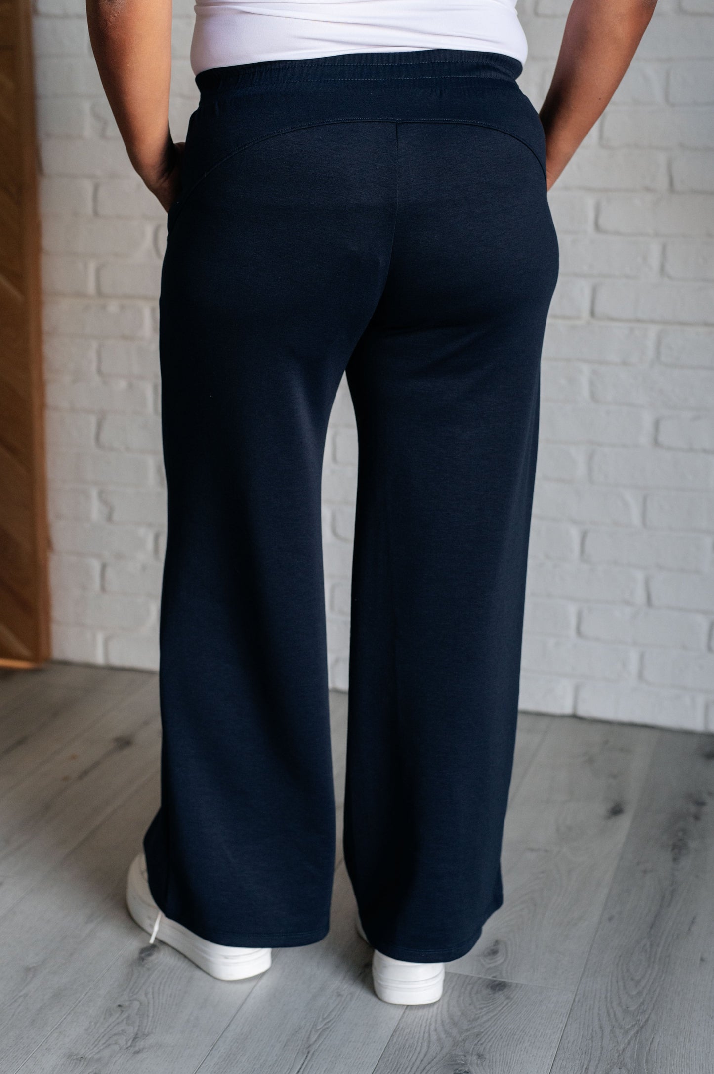 Resort Travel Wide Leg Crop Pant in Navy - 1985 the VAULT Boutique