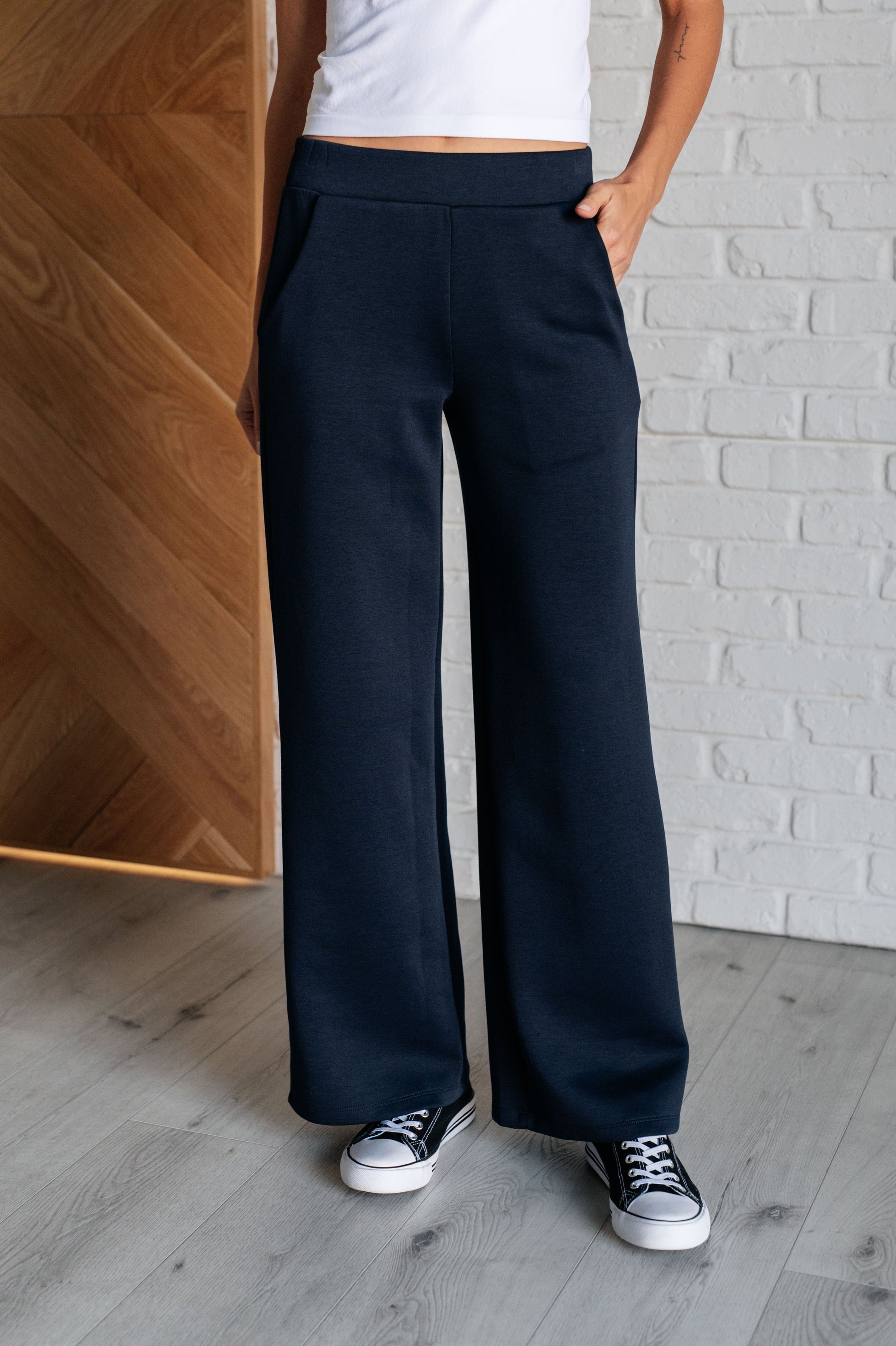 Resort Travel Wide Leg Crop Pant in Navy - 1985 the VAULT Boutique