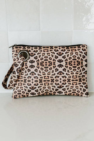 ALEXA OVERSIZED CLUTCH WITH WRISTLET - 1985 the VAULT Boutique