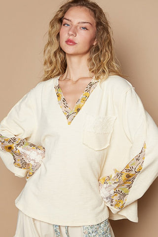 POL Lace Detail Flower Printed V-Neck Knit Top - 1985 the VAULT Boutique