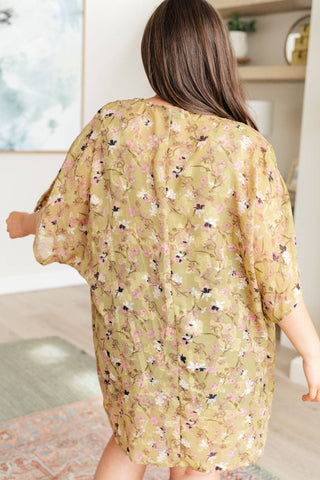 Go Anywhere Floral Kimono - 1985 the VAULT Boutique