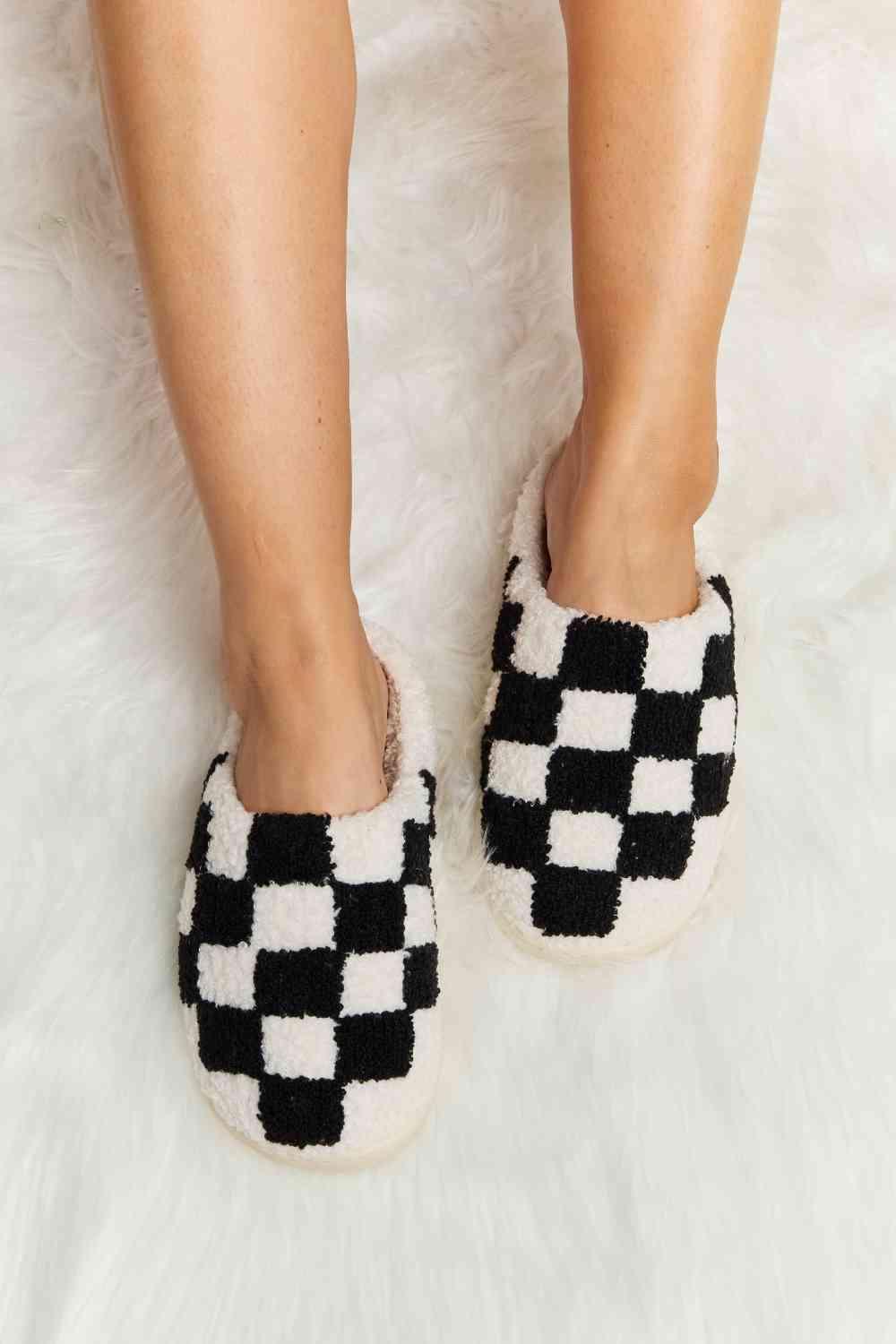 Melody Checkered Print Plush Slide Slippers - 1985 the VAULT Boutique