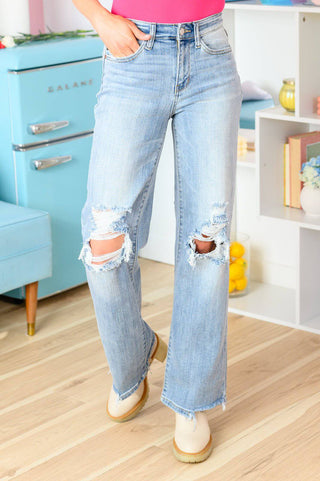 Rose High Rise 90's Straight Jeans in Light Wash - 1985 the VAULT Boutique