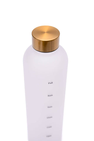 Sippin' Pretty 32 oz Translucent Water Bottle in White & Gold - 1985 the VAULT Boutique