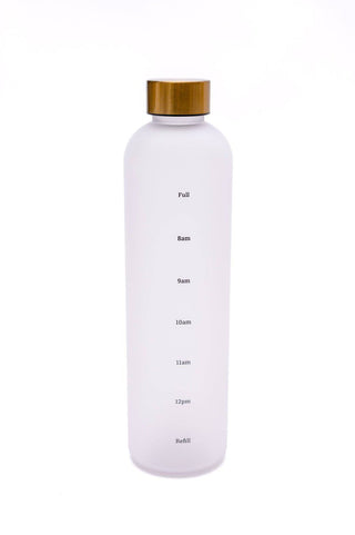 Sippin' Pretty 32 oz Translucent Water Bottle in White & Gold - 1985 the VAULT Boutique