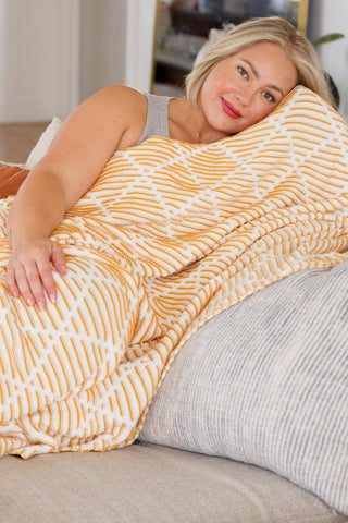 Everett Blanket Single Cuddle Size in Yellow - 1985 the VAULT Boutique